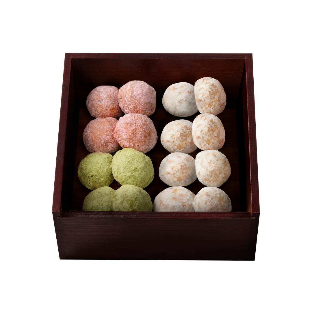 Mr. Raccoon's Snowball Magic