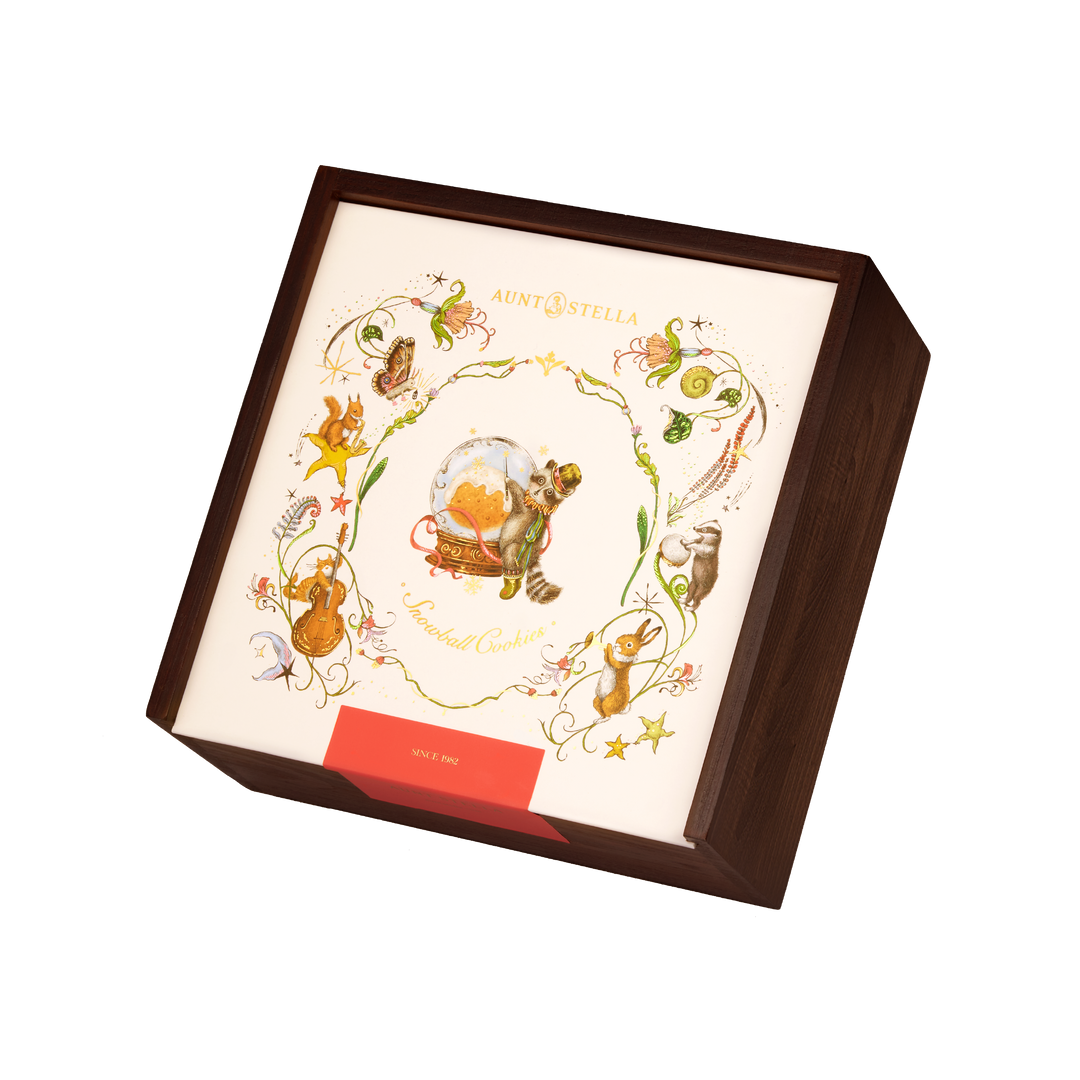 Mr. Raccoon's Snowball Magic