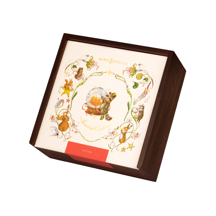 Mr. Raccoon's Snowball Magic