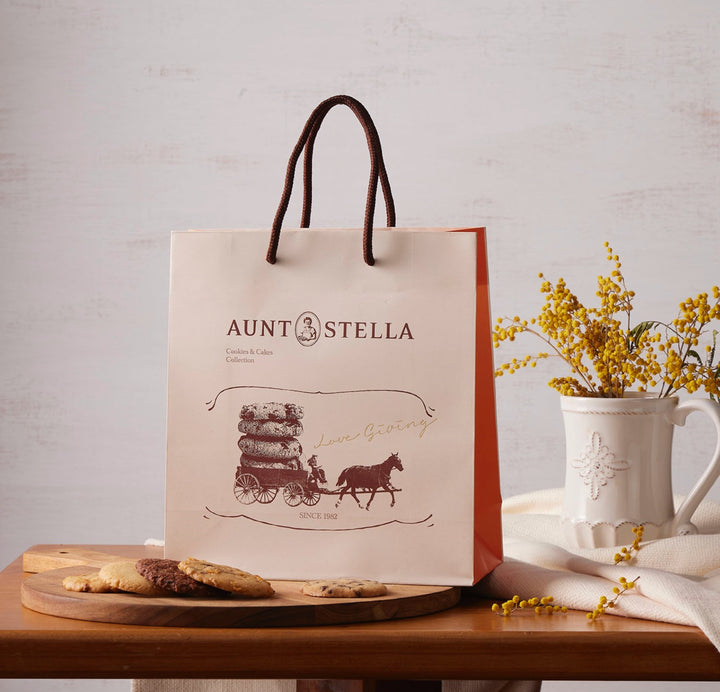 Mr. Raccoon's Snowball Magic